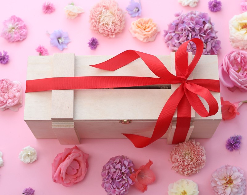 Skrzynka drewniana mniejsza Manufaktura Cieleśnica.JPG